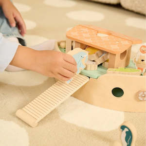 Classic World Wooden Noah's Ark