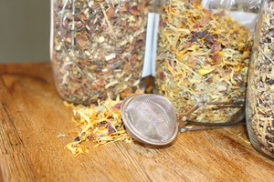 Products: Hello Clear Skin Herbal Infusion, Hormonal Acne, Clear complexion, Hormonal Skin NZ Nourishe Botanicals