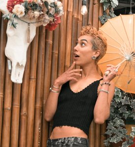 Clothing: Knit Top Black