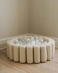 All: Fleur Ball Pit