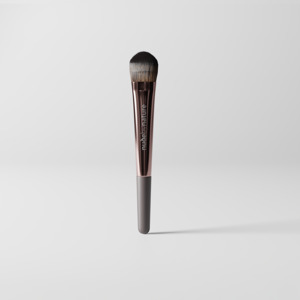Liquid Foundation Brush 02