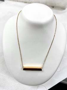 Chains Collection: 9ct chain with pendant