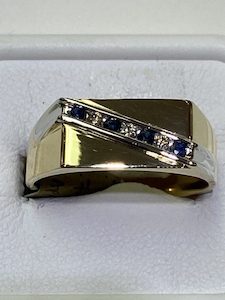 Rings Collection: Ring - 9 ct sapphire and diamond I
