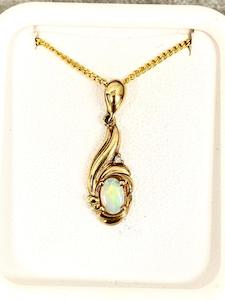 Pendants Collection: 9ct opal pendant