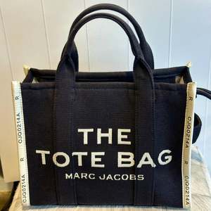 Marc Jacobs Jacquard Tote Bag - SIZE M