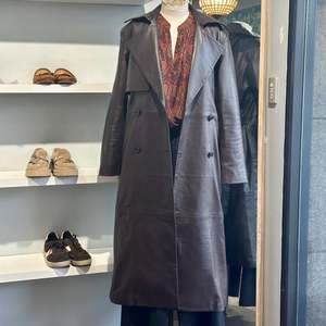 Frontpage: St-Agni Leather Trenchcoat - SIZE NZ M