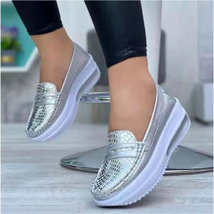 Isabella Breathable women's sneakers with timeless style