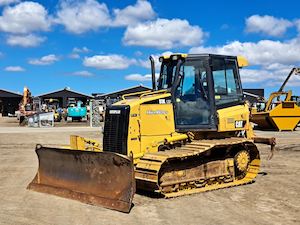 Bulldozers: 2013 Caterpillar D3K LGP Bulldozer