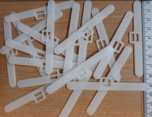 Vertical Blind Louvre Hangers 90mm X 20 ( 8) - NZ Blinds