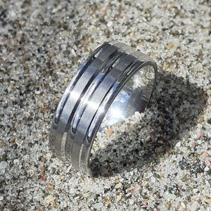 Products: Men's Silver Titanium Ring Edge Classic - NZ NATIVE WOOD RINGS