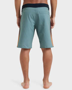 Mens Shorts: Quiksilver Surfsilk Holmes 20 Boardshorts