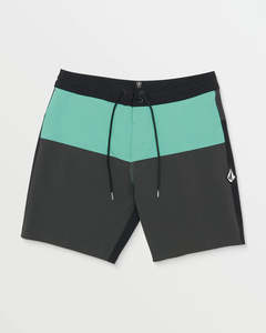 Volcom Retriever Liberators 19 Shorts