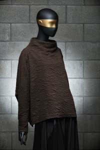 Moyuru: Moyuru Brown Pullover