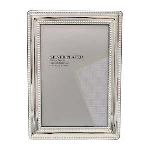 Photo Frames: Silver Plated Beaded Frame 4x6