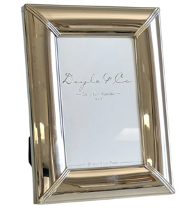 New: Silver Triband Corner Frame 4x6