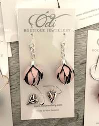 Leather Collection: Wild Flowers on Chain-Baby Pink-Hearts-Layering Set option