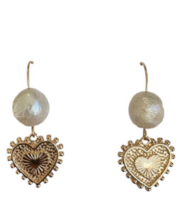 Metals And Pearls: Vintage Heart Statement Pearl Earrings