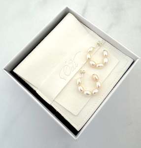 Metals And Pearls: Rice Pearl Moon Hoop