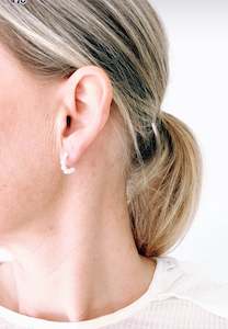 Metals And Pearls: Petite Pearl Huggies