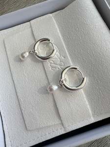 The Odi Edit: Petite Pearl on Huggies