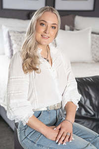 Preorder: *** PRE ORDER *** Harlem Hadley Blouse - Pale Blue