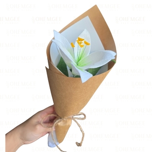 Posies: Lily Posy – Petite