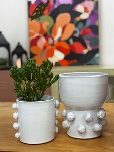 Decor: Terracotta Ball Planter 26cm - White