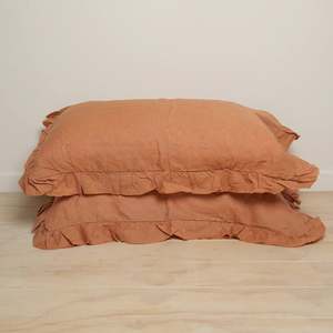 Home Lab - French Flax Linen Ruffle Edge Pillowcase Pair - Hazelnut