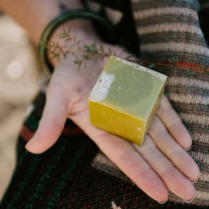 Kawakawa & Mānuka Healing & Cleansing Soap Bar – 100g