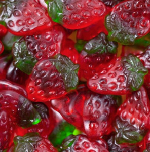 International Sweets The Old Lolly: Gummy Strawberry