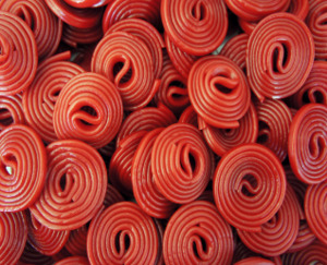 International Sweets The Old Lolly: Strawberry Wheels