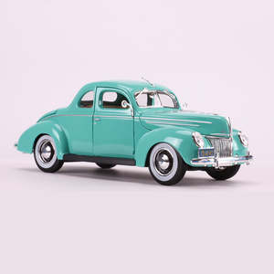 Car Body Style Convertible Coupe: MAISTO 1/18 Ford Deluxe 1939 Classic Car Model