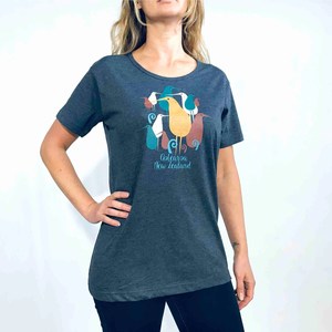 Women: Kiwi Planet Women’s Tee – Aotearoa Kiwi