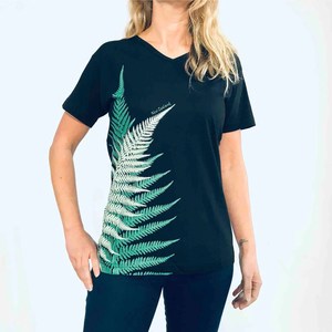 Women: Kiwi Planet Women’s Tee – Large Ferns