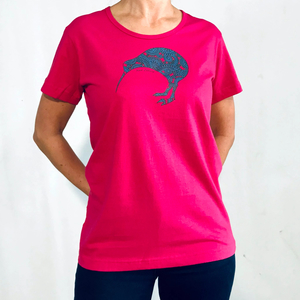 Women: Wild Kiwi Women’s Tee – Paisley kiwi