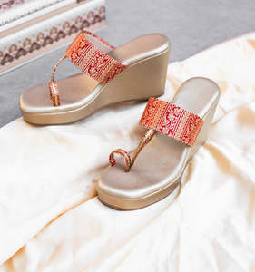 Wedges: Lalvanya (Wedge)
