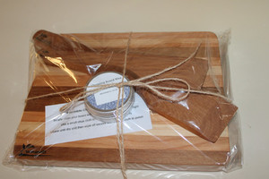 Gift Package with cheese board and board conditioner Woodnbits