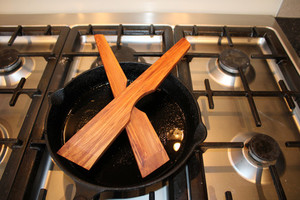 Products: Large Sized Heart Rimu Pot Scraper or Spatula Utensil Woodnbits