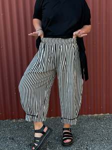 Rio Shorts ( Long) -Monostriped