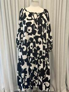 Preloved: Jellicoe- Blush floral - Size XL