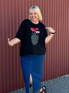 Frontpage: Jellicoe Box Tee -Black Flower Pot