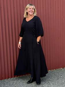 Frontpage: Silhouette Maxi Dress