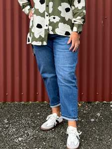 Frontpage: Mom Jeans -Blue