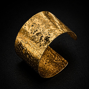Jewellery: Onyx Hammered Cuff Bracelet