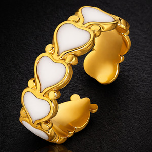 Jewellery: Onyx Heart Ring – White (Adjustable)
