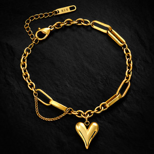 Onyx Gold Heart Chain Bracelet