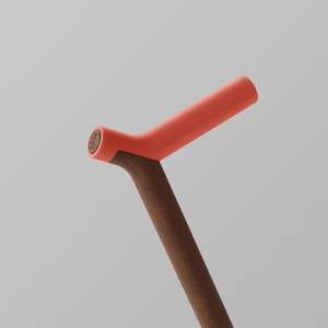 Uno: Uno. Coral and Walnut