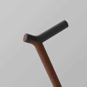 Uno: Uno. Graphite and Walnut