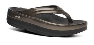 All Styles: Women's OOmega OOlala Jandal - Titanium Mirror