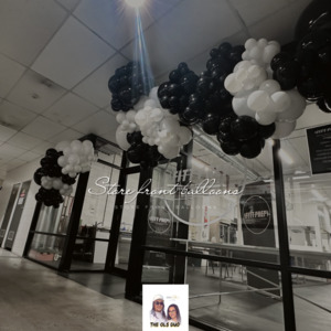 Bespoke Balloons: STOREFRONT BALLOONS